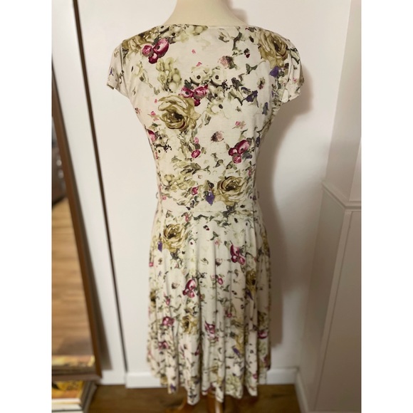 Cream Floral A-Line/Fit & Flare red Scoop Neck Dress Size L / XL - Picture 3 of 8